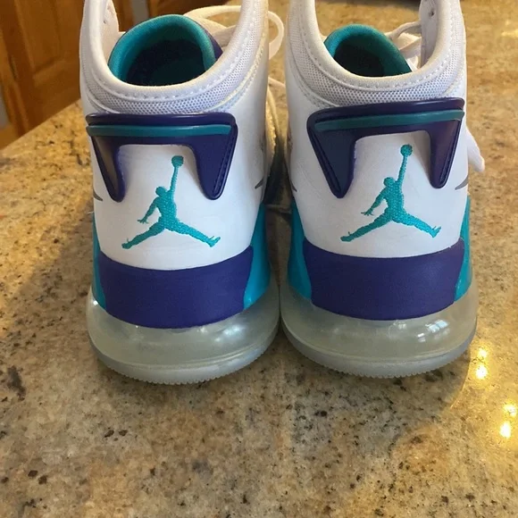 EUC/AIR JORDAN MARS sneakers / Mens 8 - Picture 3 of 9